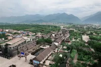 Zhao Gong's hometown Hotels near QuJiang NongYe ChanPin ZhanShiTing