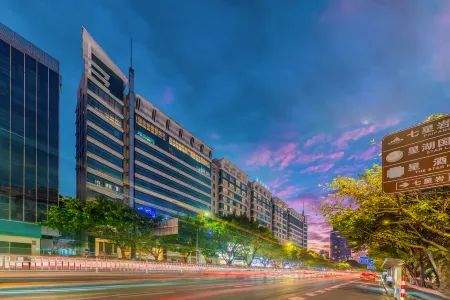 Elong Hotel (Zhaoqing Qixingyan Archway Plaza)