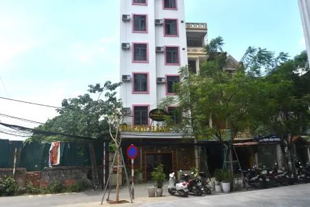 Thanh Hang Hotel Near Emerald My Dinh