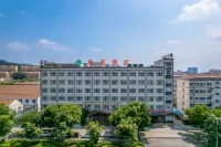 Linzhou Jingya Huayi Hotel Hoteles cerca de Linzhou Qingling College of Arts