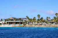 Van der Valk Plaza Beach & Dive Resort Bonaire Отели рядом с достопримечательностью «Bonaire»