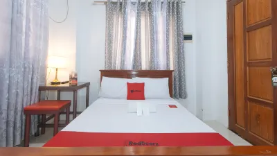 RedDoorz near LRT 2 Antipolo Station Hotels in Antipolo