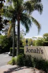 Jonahs Restaurant & Accommodation, Whale Beach Hotels near Wiltshire Park