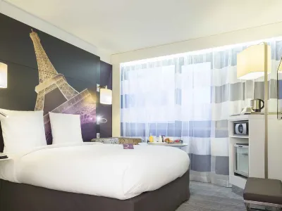 Mercure Paris Centre Tour Eiffel アルセナル港周辺のホテル