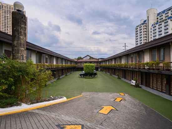 Victoria Court Escarpment - Pasig Hotel Exterior