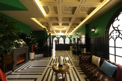 Xiangyu French Retro Hotel (Yanji Department Store West Market Branch)