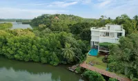 33 Lake Terrace Hotels near Hikkaduwa Beach