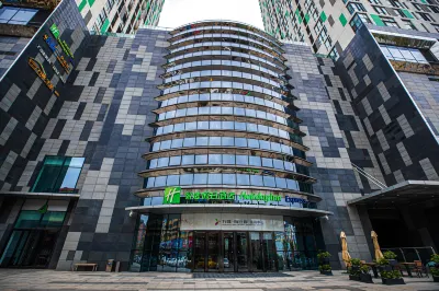 Holiday Inn Express Yingkou Onelong Plaza Hotels near Hongyun Gymnasium