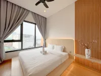 Lucentia Residences Bbcc at Lalaport Kuala Lumpur by Veedu Hauz Hotels near Seni Mont Kiara