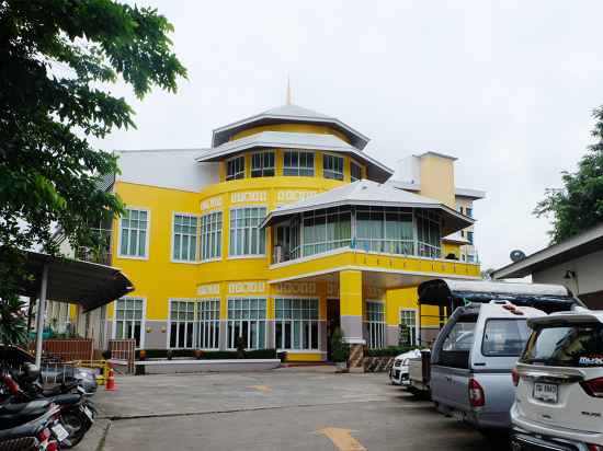 Grand Hill Resort and Spa Hotel Exterior