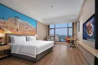 Vienna International Hotel (Hengyang Yanqi Lake Park Kaixuan Lake View Waterfront) Hotels near Hengyang Martyrs' Cemetery