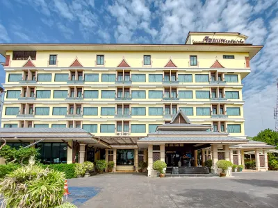 Ruean Phae Royal Park Hotel