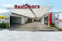 RedDoorz @ El Runway Hotel Bulacan Hotels near Bulacan State University