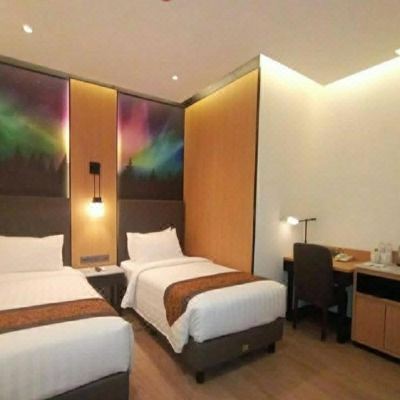 Deluxe Twin Room Allura Azana Resort Tawangmangu Promo Code