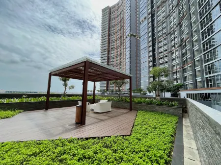 Gold Coast Pik Premium Seaview Apartment