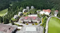 Fairy Mountain Dream Cloud Resort Hotel berhampiran Wulong Xiannvshan National Forest Park Management Office