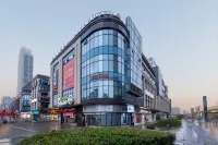 CALM SKY  HOTEL Hotels near Bajiao Temple