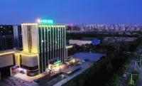 Holiday Inn West Lake (Xiangyang West Railway Station Xiangzhou District Xiguan Airport Branch) โรงแรมใกล้อาคารพาณิชย์ Fuyang