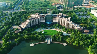 Sunstone Plaza Hotel Отели в г. Луан