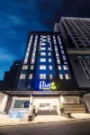 Fives Hotel Meldrum Hotel berhampiran tasek hijiau plentong