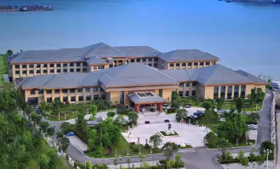 River & Holiday Grand Rezen Hotel Yunyang Hotels in Yunyang County