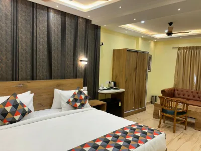 Forest Transit Hotel Hotels near Sadivayal noyyal river