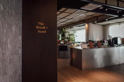 BreakX Hotel Penang Island Glades Gospel Centre周辺のホテル