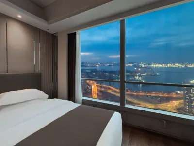 Xinglan Skyline Seaview Hotel (Zhongshan Plaza Furama International Branch) Hotels near The Galleria