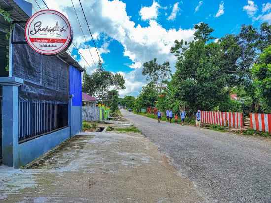 Shekinah Homestay & Cafe Waikabubak Mitra RedDoorz Hotel Exterior