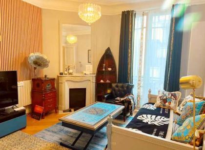 Champs Elysees Charming (2 Bedrooms and 1 Living Room)