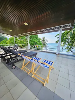 Little Heaven by Sky Hive, A Beach Front Bungalow Hotels in Tanjung Bungah