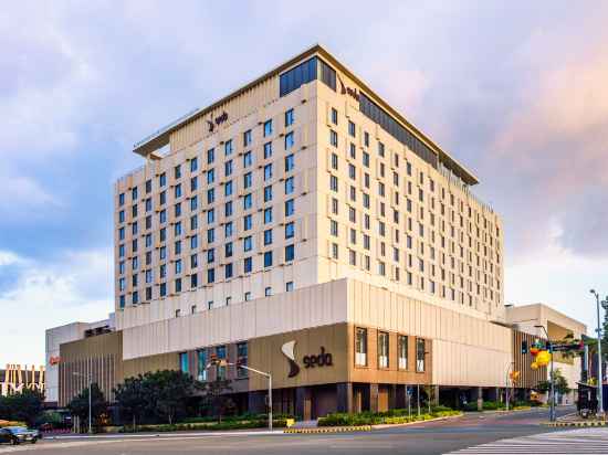 Seda Manila Bay Hotel Exterior