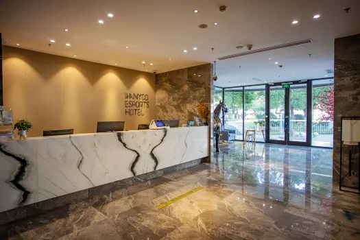 Netfish e-sports Hotel (Shanghai Cao Road Institute of Finance Branch) Hotels near Chuansha Park