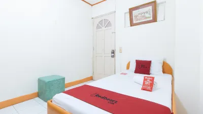 RedDoorz @ Malibu Room BF International Las Pinas Hoteles en Las Pinas City