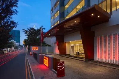 Cinnamon Red Colombo Hotels near The College of Surgeons of Sri Lanka