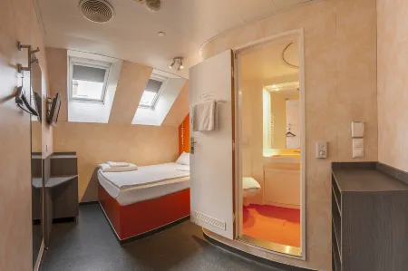 EasyHotel Budapest Oktogon