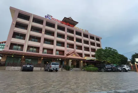 Rayong Lanna Hotel