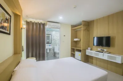 Petchsiri Boutique Hotel Hotels near Chao Por Suea Shrine