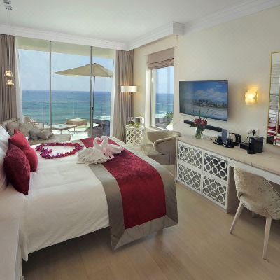 Honeymoon Suite with Sea View Amavi – Made For Two Hotels Promo Code