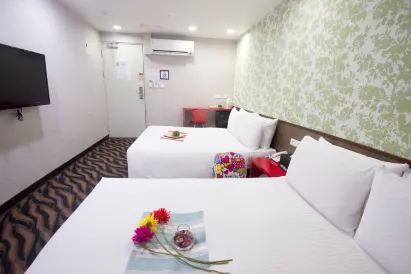 Ximen Holiday Fun Hotel