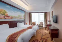 Vienna International Hotel (Shenzhen Cooperation Zone) Hotels near Baohualin Temple