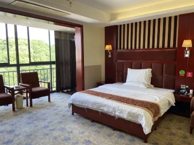 Tianmen Business Hotel