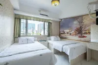 Sky Inn(Tsim Sha Tsui B1 Exit 20m) Hotels near Plaza Hollywood