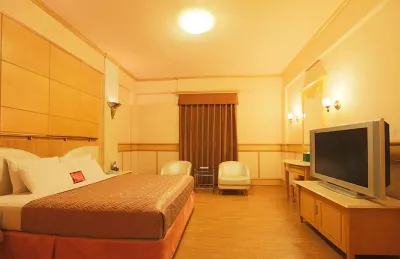 Ritz Motel Hotels near Shengyun Temple