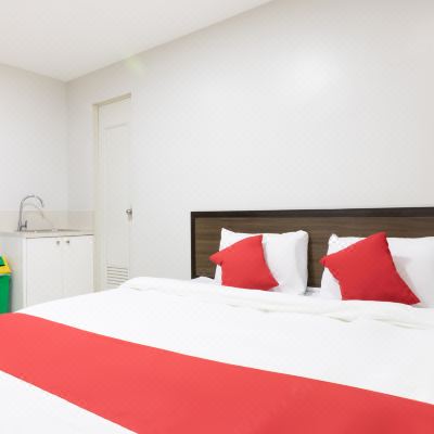 Deluxe Double Room OYO 152 Sangco Condotel Promo Code