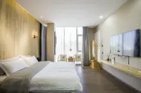 Luck seven Design Hotel فنادق في يانغجَو