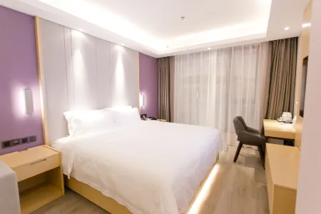 Lavande Hotel (Shenzhen Luohu port international trade metro station store)