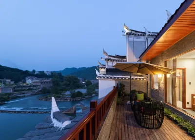 Xiqiao Night Language River View Homestay (Phoenix Ancient City Lijiang Branch) Hotels in Fenghuang