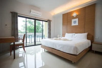 Morage Hotel Hotel dekat Wat Phra Si Rattana Mahathat