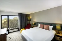 Novotel Sydney International Airport Hotels near Clifton Park